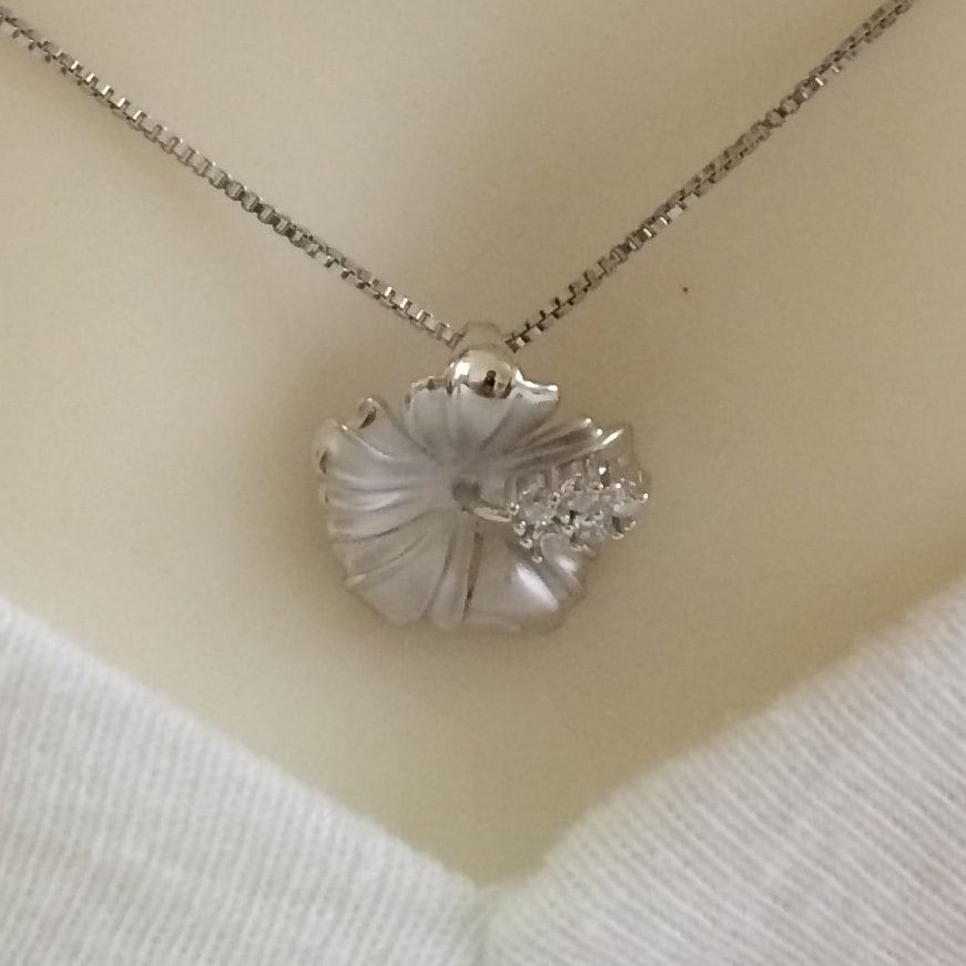 Beautiful Hawaiian Hibiscus Necklace and Earring, Official Hawaii State Flower, Sterling Silver Hibiscus CZ Pendant N6134S Birthday Mom Gift