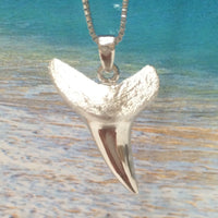 Collier unique hawaïen en dents de requin solides 3D, pendentif en dents de requin en argent sterling, cadeau d'anniversaire pour mère, épouse, maman, bijoux des îles, N6108