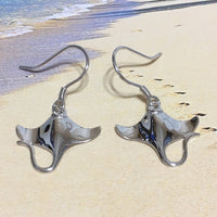 Boucles d'oreilles uniques en forme de raie manta hawaïenne, boucles d'oreilles pendantes en argent sterling avec raie manta, cadeau d'anniversaire pour femme, maman, fille, mère, bijoux des îles, E4116