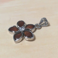 Joli collier hawaïen en véritable bois de koa Plumeria, pendentif en argent sterling en forme de fleur de plumeria en bois de koa CZ, cadeau d'anniversaire pour maman N8166