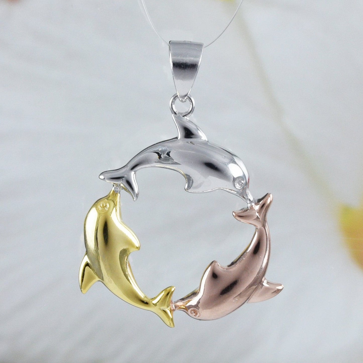 Collier hawaïen tricolore unique avec 3 dauphins, pendentif en argent sterling, or jaune, plaqué or rose, breloque dauphin, cadeau d'anniversaire pour maman N8548