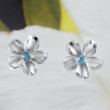 Magnifique boucle d'oreille Plumeria en topaze bleue véritable hawaïenne, boucle d'oreille à tige en argent sterling avec fleur de Plumeria, cadeau d'anniversaire pour femme, maman et mère E8537