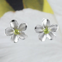 Superbe boucle d'oreille en véritable péridot hawaïen Plumeria, boucle d'oreille à tige en argent sterling avec fleur de Plumeria, E8539, cadeau d'anniversaire pour femme, maman, mère