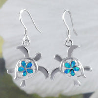 Boucles d'oreilles uniques en forme de tortue de mer Plumeria en opale bleue hawaïenne, boucles d'oreilles pendantes en argent sterling avec tortue Plumeria en opale, cadeau d'anniversaire pour maman E8404