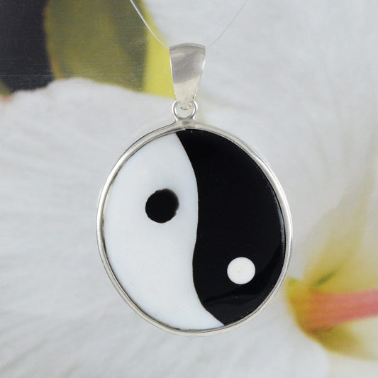 Collier Yin Yang en nacre authentique hawaïenne unique, pendentif Ying-Yan en nacre noire et blanche en argent sterling, cadeau pour maman N8580