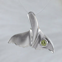 Magnifique boucle d'oreille et collier en véritable queue de baleine en péridot hawaïen, pendentif en argent sterling en forme de queue de baleine, cadeau d'anniversaire pour mère, épouse, maman, N8877S