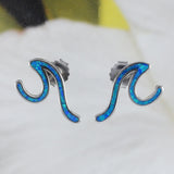 Boucles d'oreilles uniques et magnifiques en forme de vague d'océan avec opale bleue hawaïenne, boucles d'oreilles à tige en argent sterling avec opale bleue, cadeau d'anniversaire pour maman E8902