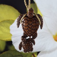 Collier unique hawaïen en forme de tortue de mer de grande taille pour maman et bébé, collier en bois de koa véritable sculpté à la main, cadeau d'anniversaire pour homme, papa et mère, N9110