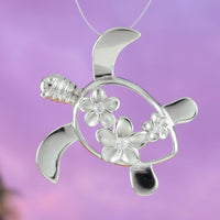 Magnifique collier hawaïen à 3 grandes tortues de mer Plumeria, pendentif tortue en argent sterling 3 Plumeria CZ N6142 Cadeau d'anniversaire pour maman