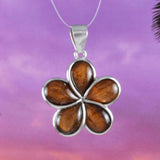 Magnifique boucle d'oreille et collier en véritable bois de koa hawaïen Plumeria, pendentif en argent sterling en bois de koa Plumeria, cadeau d'anniversaire N8512S