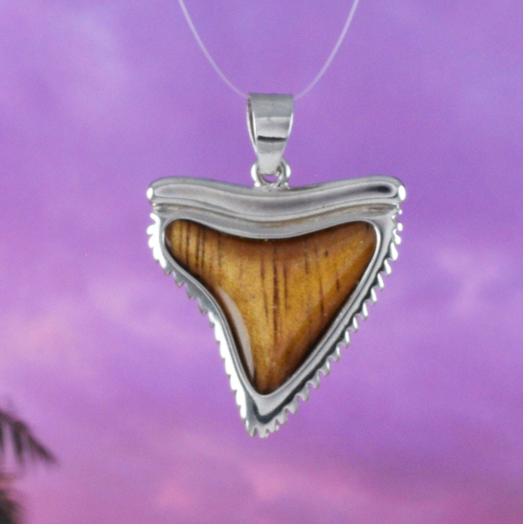 Collier unique en bois de koa véritable hawaïen avec dents de requin, pendentif en argent sterling avec dents de requin, cadeau d'anniversaire pour mère, épouse, maman, N8524