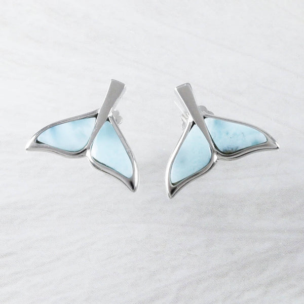 Magnifique boucle d'oreille en queue de baleine en larimar véritable hawaïen, boucle d'oreille à tige en argent sterling avec queue de baleine en larimar, cadeau d'anniversaire pour maman et mère E9363