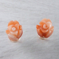 Boucles d'oreilles uniques et magnifiques en corail rose hawaïen 3D véritable, boucles d'oreilles à tige en or jaune massif 14 carats sculptées à la main en corail rose, E9377