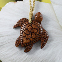 Collier unique en bois de koa véritable et véritable de grande taille, collier en bois de koa sculpté à la main en forme de tortue de mer, cadeau d'anniversaire pour mère N9408