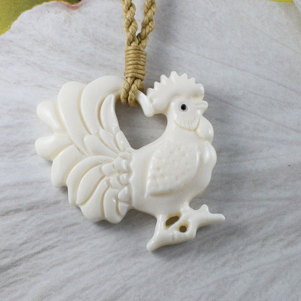 Collier unique et magnifique en forme de coq hawaïen, collier en os de buffle sculpté à la main, cadeau d'anniversaire pour mère N9414, bijoux des îles