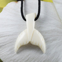 Collier unique en queue de baleine hawaïenne, collier en queue de baleine en os de buffle sculpté à la main, cadeau d'anniversaire pour homme, papa, père, mère, N9433