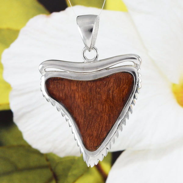 Collier unique en bois de koa véritable de grande taille avec dents de requin hawaïennes, pendentif en argent sterling avec dents de requin, cadeau d'anniversaire pour mère, épouse, maman, N4490