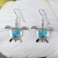 Boucles d'oreilles uniques en forme de tortue de mer Plumeria en opale bleue de taille XL hawaïenne, boucles d'oreilles pendantes en argent sterling avec tortue Plumeria en opale, cadeau d'anniversaire pour maman E6160