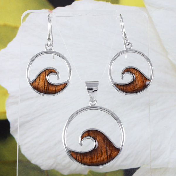 Boucles d'oreilles et collier uniques en bois de koa véritable hawaïen avec motif de vagues de l'océan, pendentif en argent sterling, cadeau d'anniversaire pour maman, épouse, Saint-Valentin, N8519S