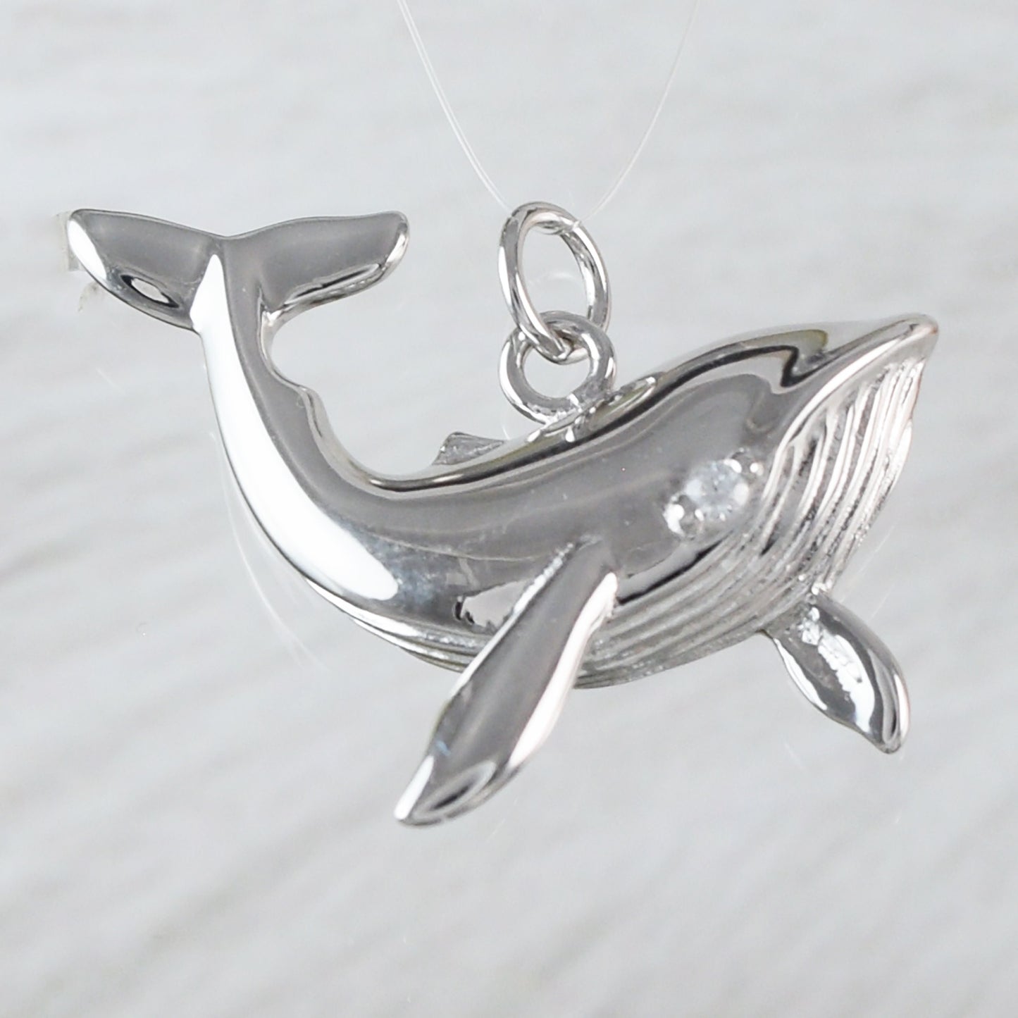 Collier unique de baleine à bosse hawaïenne, pendentif de baleine hawaïenne en argent sterling, cadeau d'anniversaire de maman N6011,