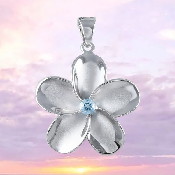 Magnifique collier hawaïen en véritable topaze bleue avec plumeria, pendentif en argent sterling avec fleur de plumeria, cadeau d'anniversaire pour maman N8534